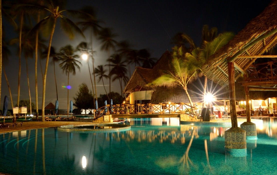 Ocean Paradise & 4* Pwani Mchangani