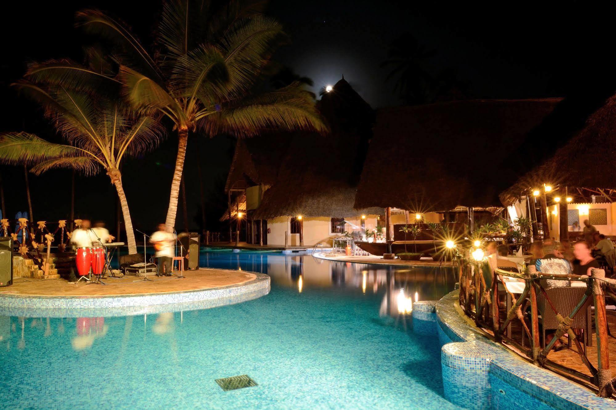 Ocean Paradise & 4* Pwani Mchangani