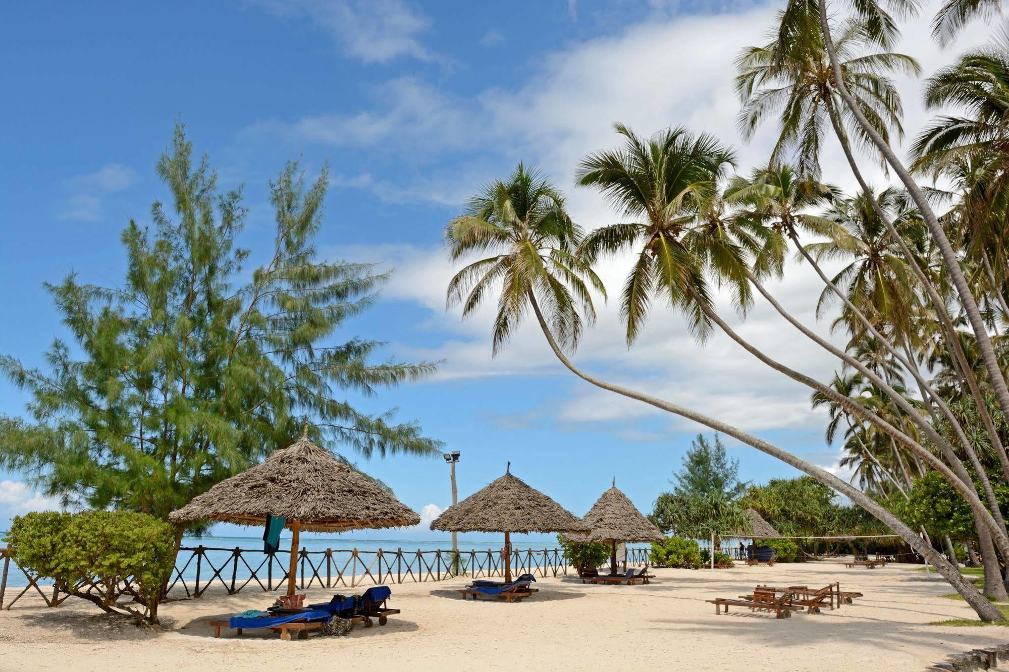 Ocean Paradise & Semesteranläggning (resort) Pwani Mchangani